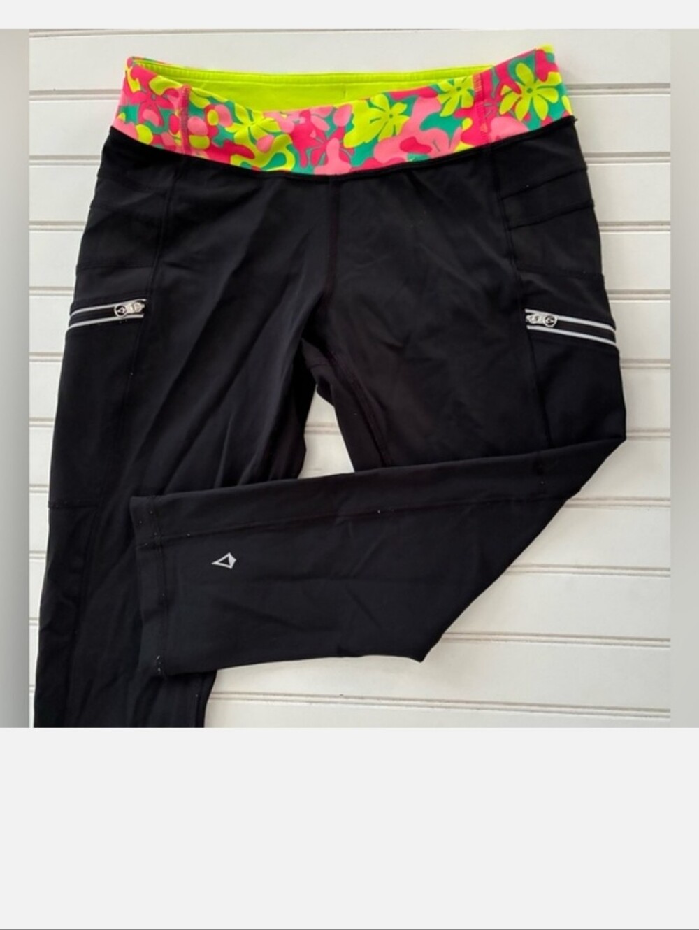 IVIVVA by LULULEMON girls size 14 Lux capri leggings